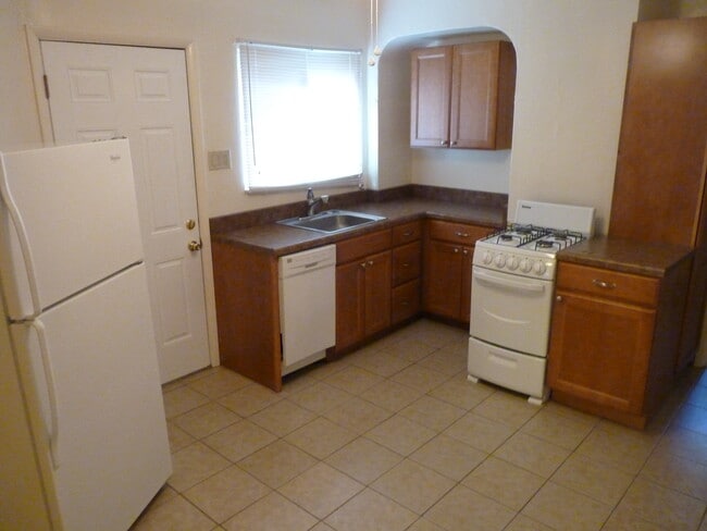 Kitchen - 134 S 25th St (Pittsburgh, PA) Apartments