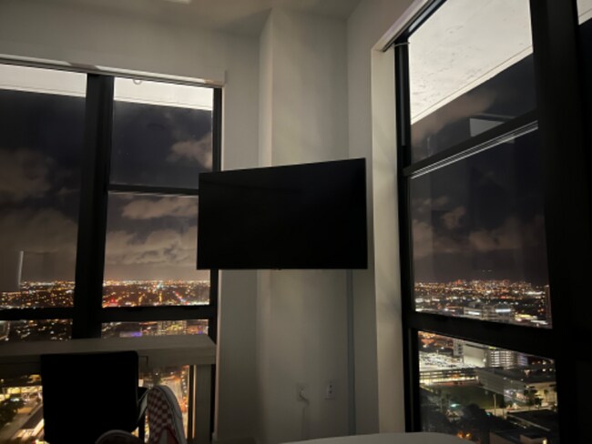 Foto del edificio - 301 SW 1st Ave