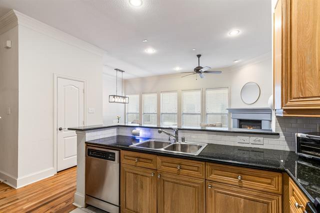 Building Photo - 1500 Pecos St