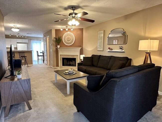 Building Photo - 628 Flintlock Ct