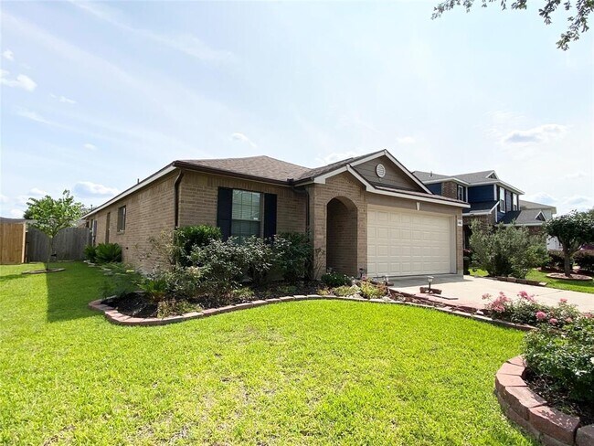 Building Photo - 8119 Yaupon View Dr