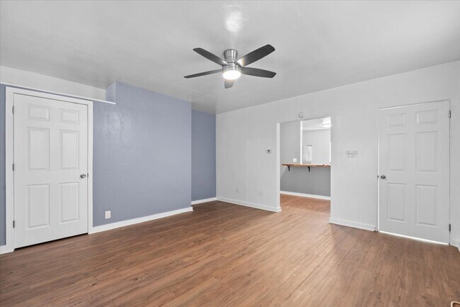 Building Photo - 437 Cedarville St