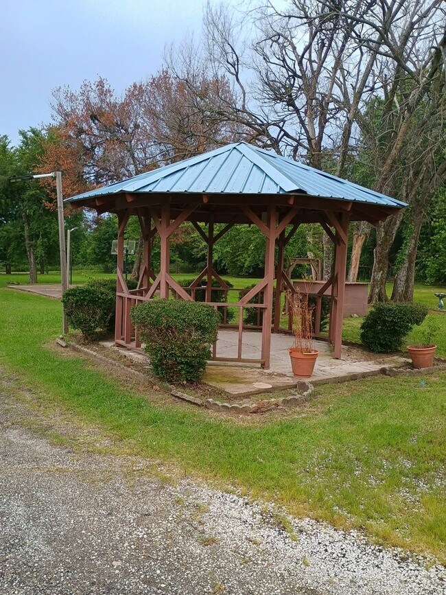 Foto del edificio - Country living at its BEST ! 3 bedroom 2 b...