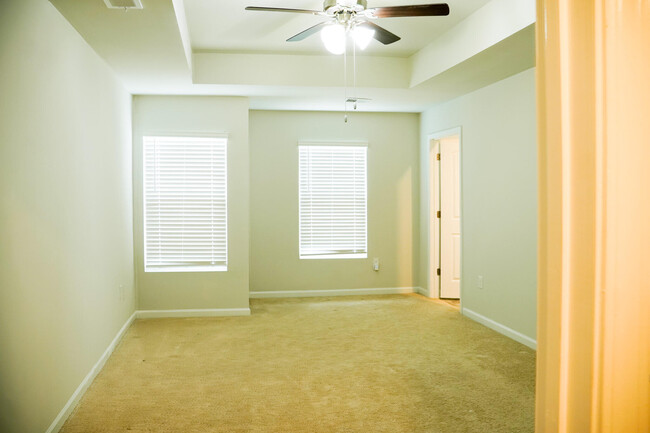 Foto del edificio - 4355 Newland St