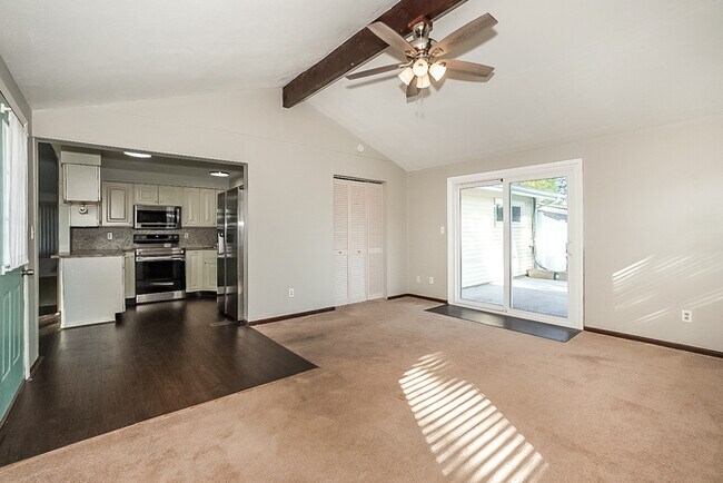 Foto del edificio - 8975 Cambridge Dr