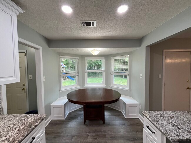 Building Photo - 773 Sharon Hills Dr