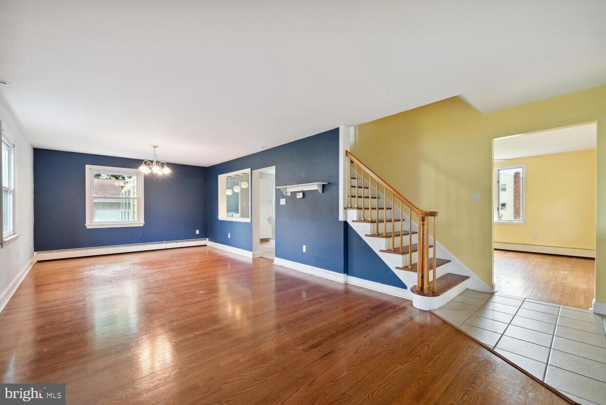 Primary Photo - 446 Trinity Ave