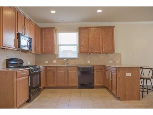 Building Photo - 4 bed 2.5 bath in Brookstone Community!!