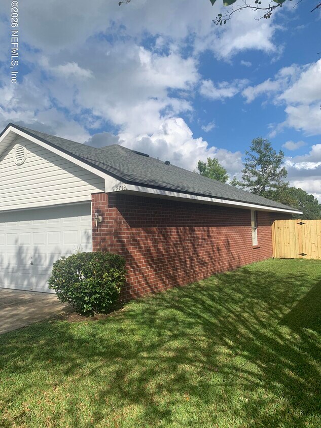 Foto del edificio - 2719 Taylor Hill Dr