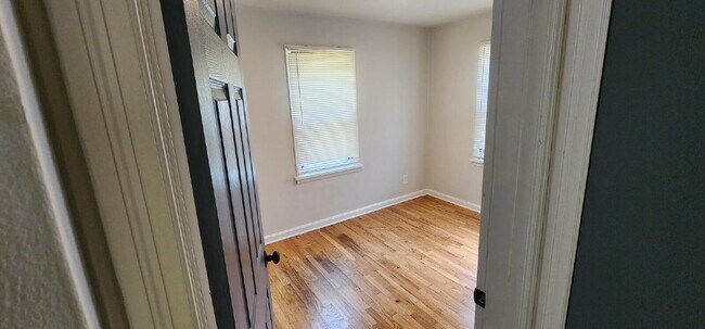 Foto del edificio - Updated Ferguson Home with Finished Basement & Fenced Yard