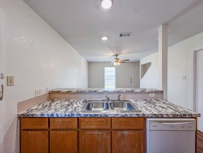 Building Photo - 1103 Shanarae Cir