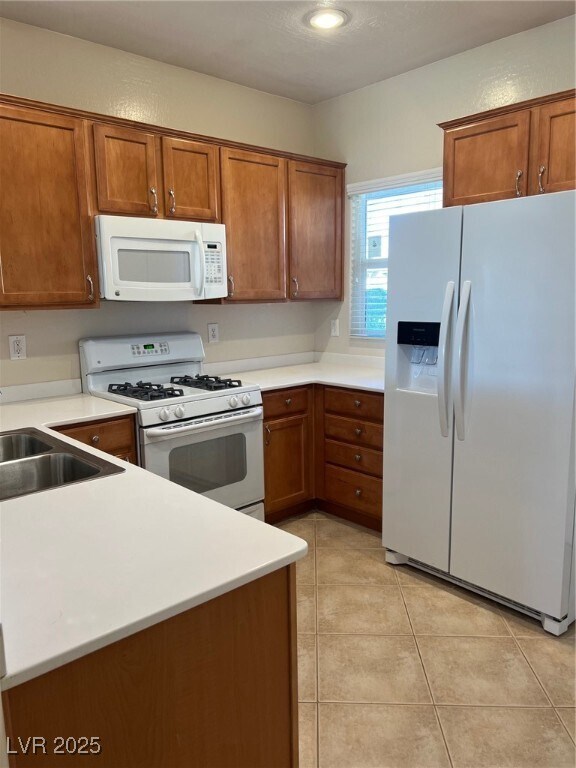 Foto del edificio - 3105 Kingbird Dr