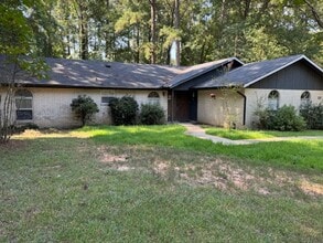 Building Photo - 610 Pine Cone Dr