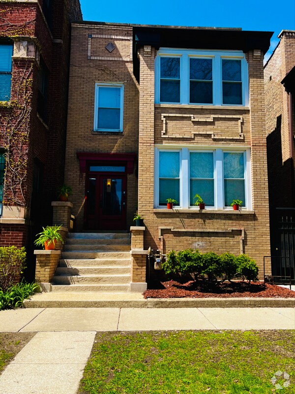 Building Photo - 5428 S Drexel Ave