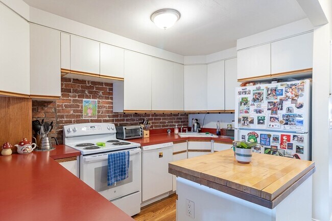 Foto del edificio - 39 Garrison Rd