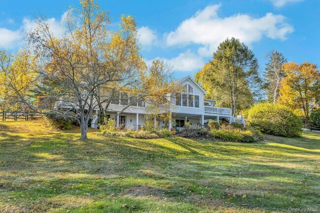 Foto del edificio - 90 Cushman Rd