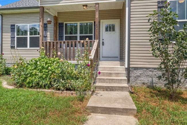 Building Photo - 130 Old Pond Ln