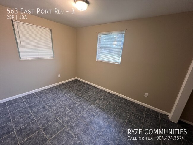 Foto del edificio - 563 East Port Rd. #3 - Ground Floor
