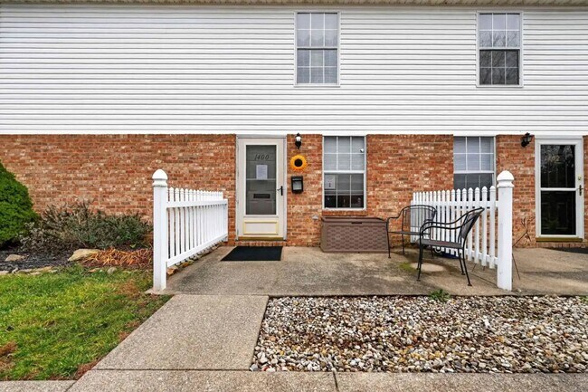 Building Photo - Chartwell Apartments