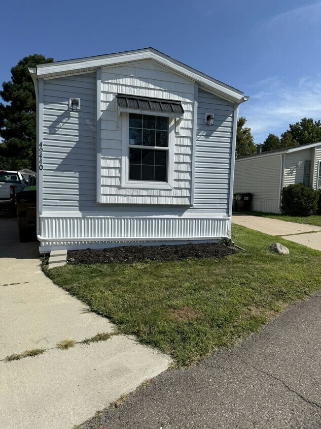 Foto principal - 49440 Maple St
