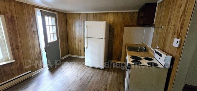 Building Photo - 3910 PA-447