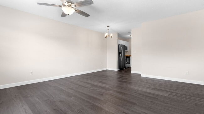 Building Photo - Coastal Chic: Newly Renovated 2 Bed, 2 Bat...