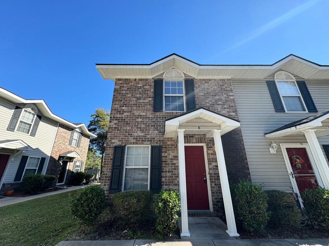 Foto principal - Myrtle Beach - 2 Bedroom / 1.5 Bath Townhome