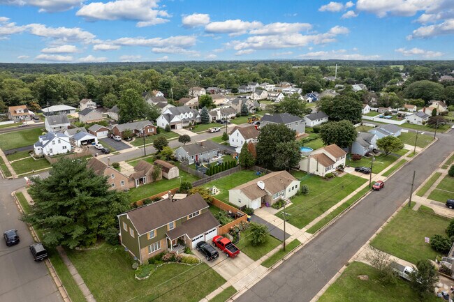 Franklin Township offers prospective buyers a variety of home styles on gridded streets.