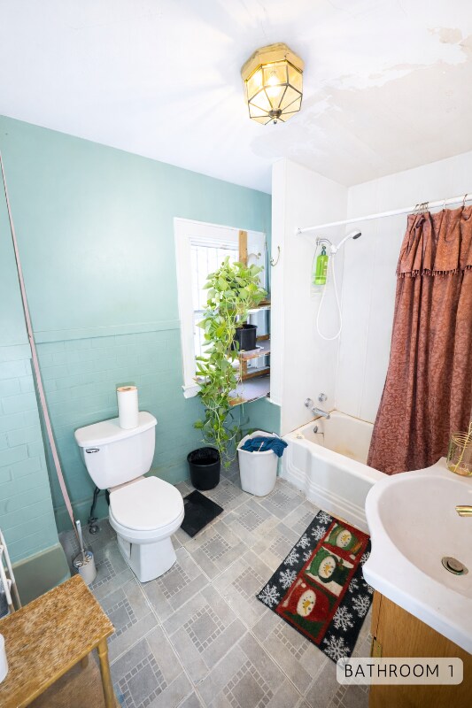 Foto del edificio - 2410 Flushing Rd