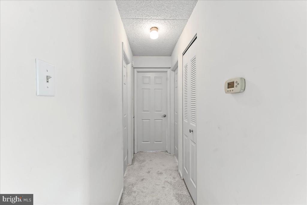 Primary Photo - 3207 Valley Dr