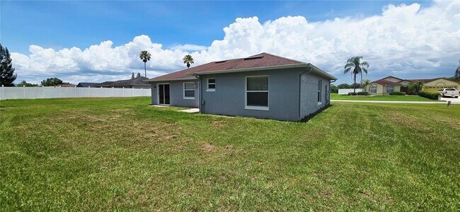 Building Photo - 3175 Victoria Dr