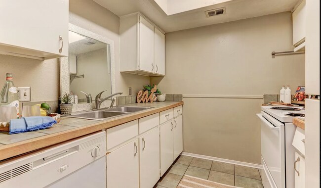 Foto del edificio - 3121 Johnston St