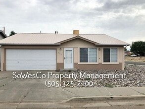 Building Photo - 3922 Buckingham St