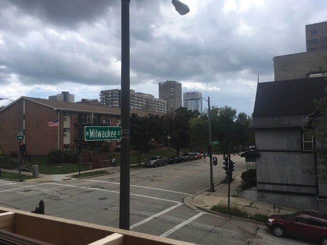 Building Photo - 1305 N Milwaukee St