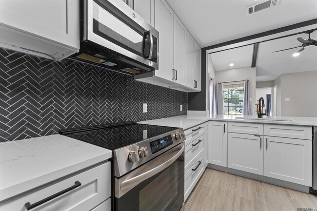 Foto del edificio - 15613 Shenandoah Square Ave.