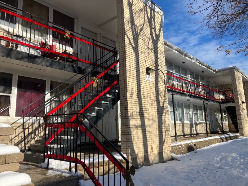 Photo - 2040 W Hood Ave (Chicago, IL)