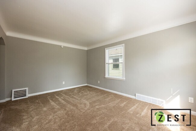Building Photo - OPEN HOUSE SATURDAY OCTOBER 5th  10:30am t...