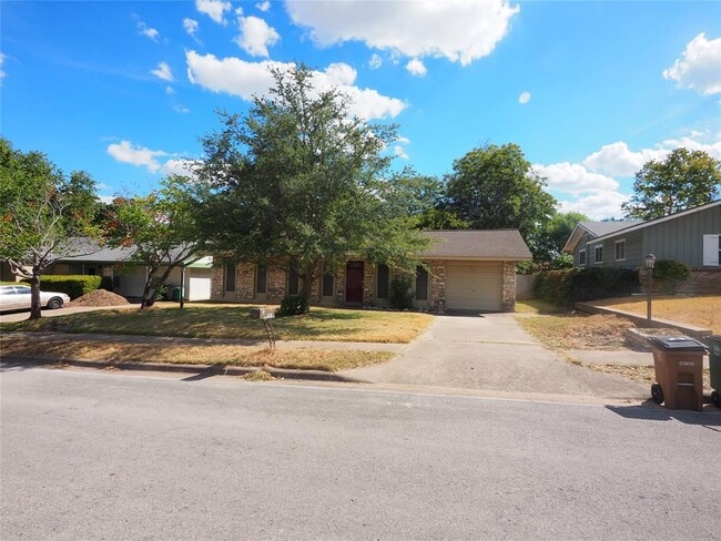 Building Photo - 809 Maryland Dr