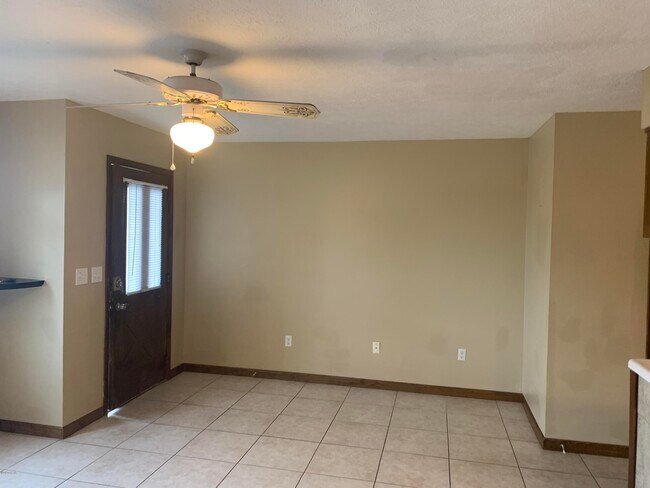 Foto del edificio - 120 Parker Village Cir
