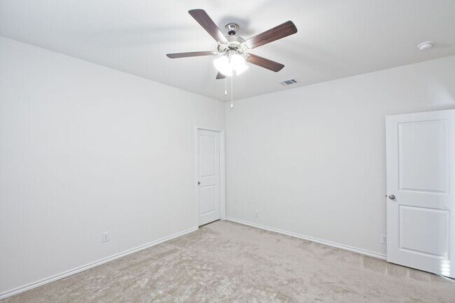 Building Photo - 1111 Emerald Gate Dr