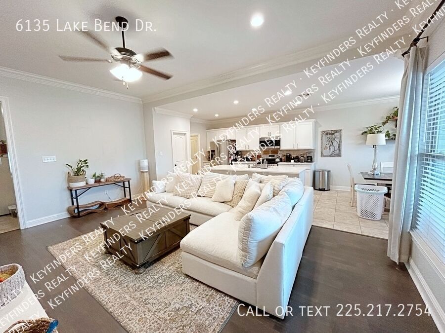 Foto principal - 6135 Lake Bend Dr.-