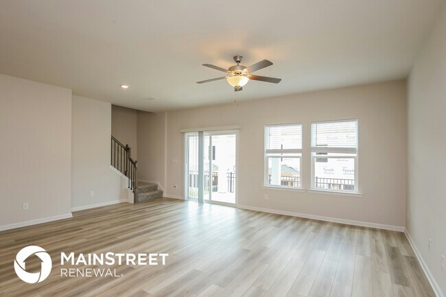 Foto del edificio - 1347 Sunny Lk Dr