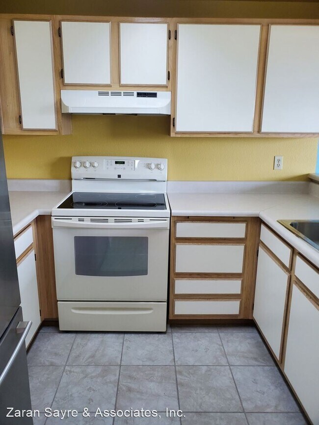 Building Photo - 1 br, 1 bath House - 28610 16th Ave S. #404