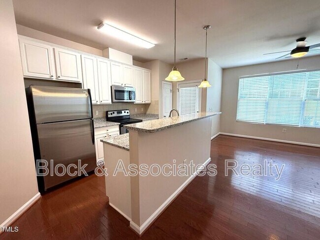 Building Photo - 921 Shining Wire Way