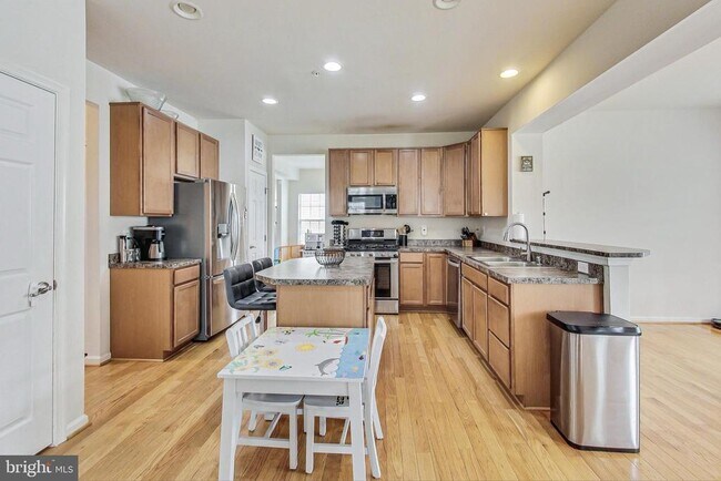 Foto del edificio - 3717 Wallingford Ct