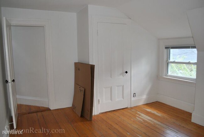 Foto del edificio - 1 br, 1 bath Condo - 109 Bowen St 3r Unit 3r