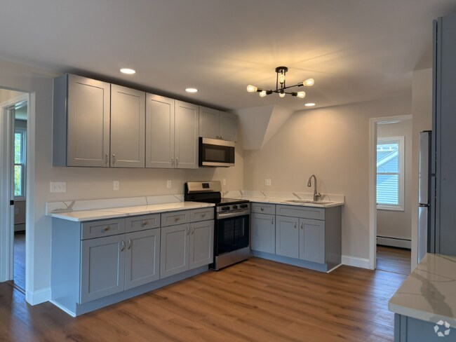 Building Photo - 479 New Britain Rd
