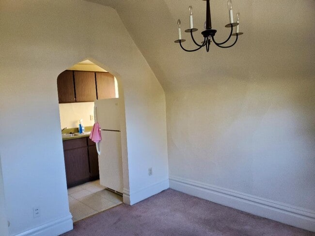 Dining room - 935 N Negley Ave