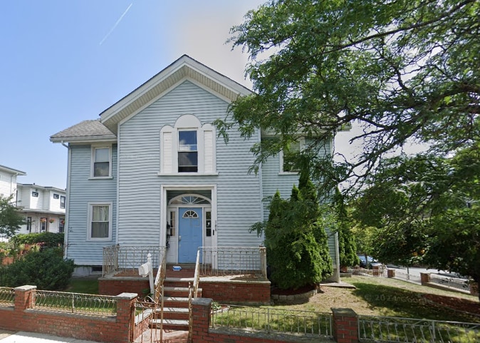 Primary Photo - 108 Cross St
