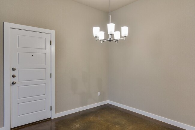 Foto del edificio - LUXURY 3 BEDROOM DUPLEX LOCATED IN MIDLOTH...
